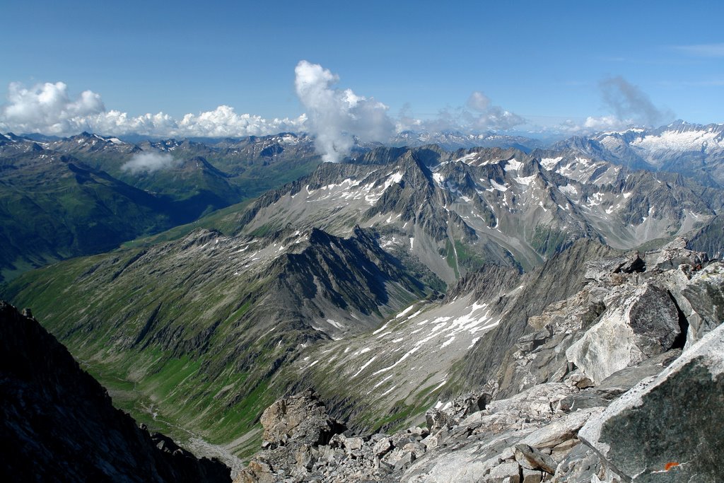 Oberalpstock, Caschlé, Chrüzlipass, Piz Nair, Piz Giuv by GerardGZ