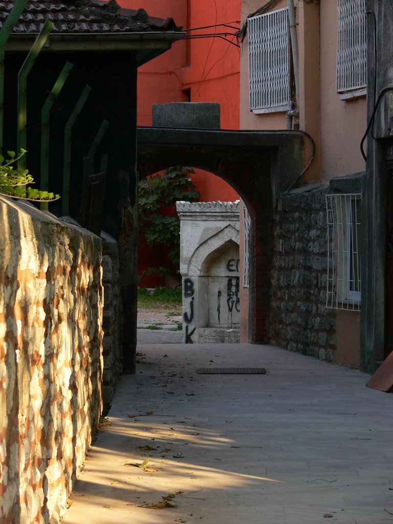 İvaz Efendi camii yolu 2008 by nihanhande