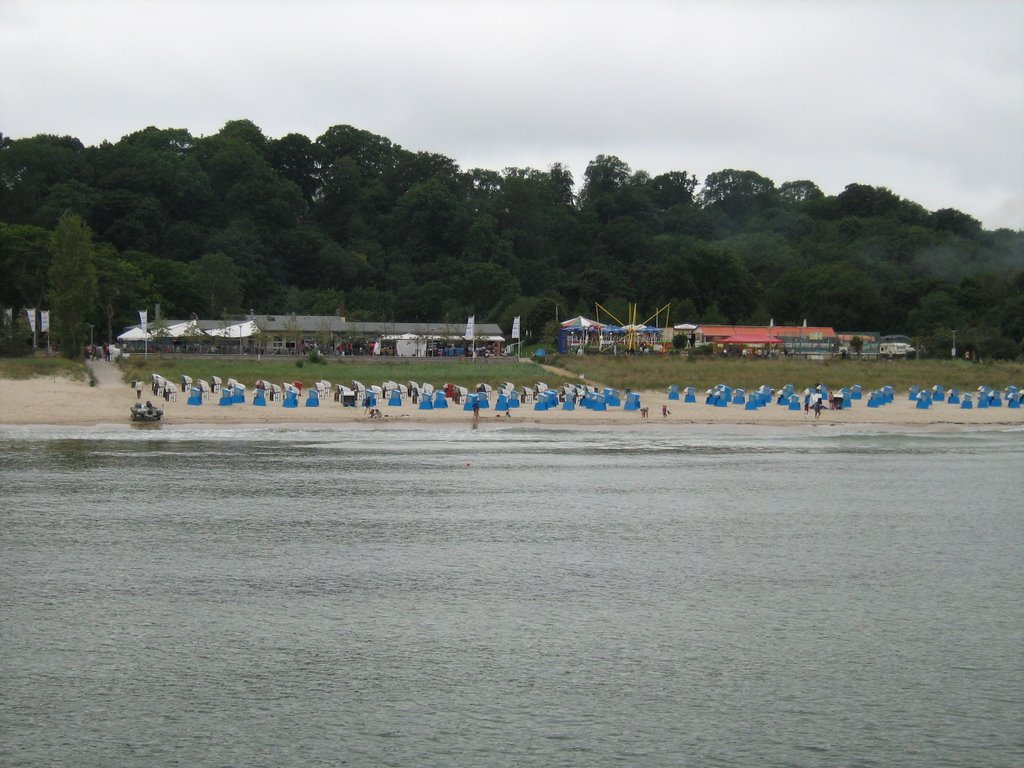 Strand von Göhren by giselmund