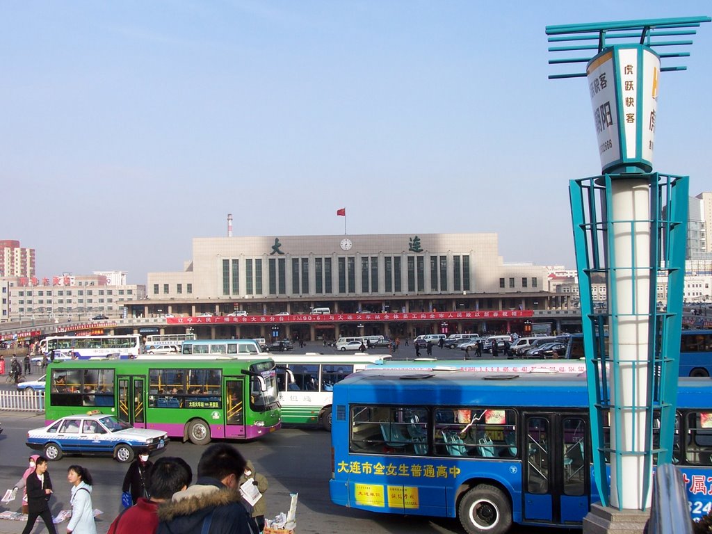 Dalian Railway Station. by Antonio Carlos Burit…