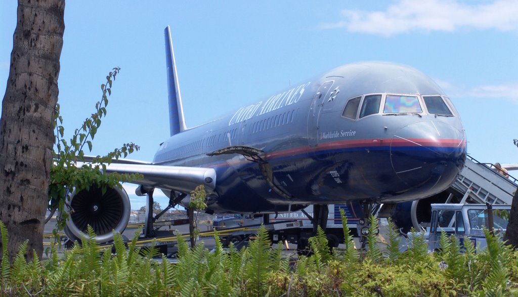 Big Island Kona airport Hawaii by Rberg