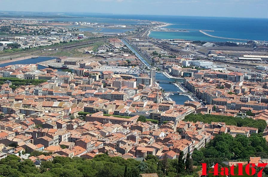 Vue aérienne du Port de Sete by 14at067.Jef