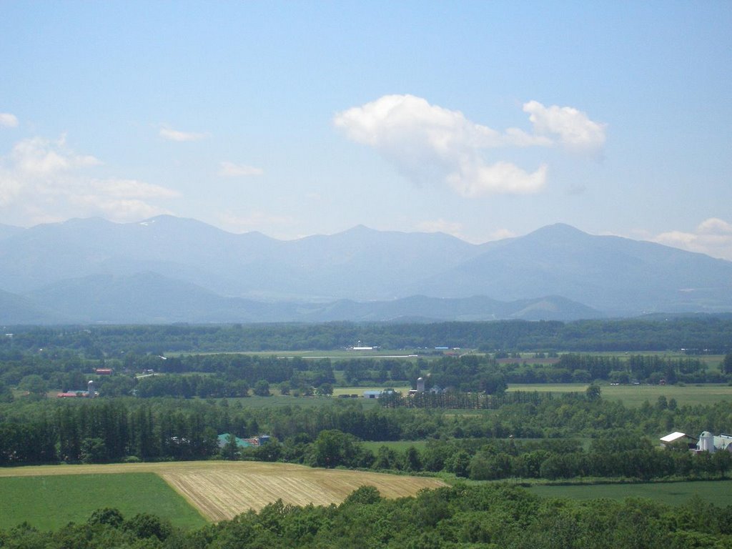 Tokachi Plane (Hokkaido) / 新得・鹿追間 by yoshipin