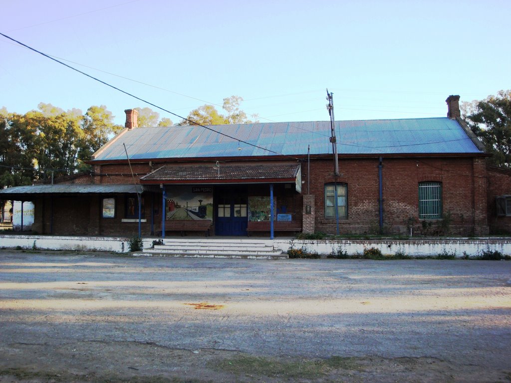 Estacion de Ferrocarril en San Pedro, Buenos Aires, Argentina by El.Roble3