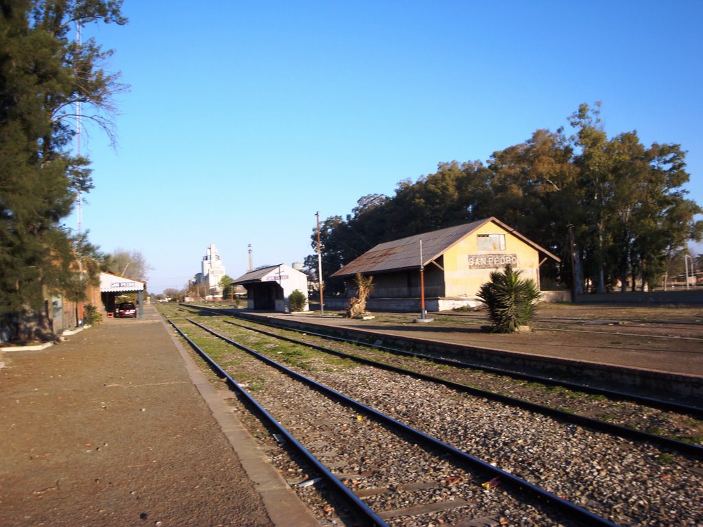 Ferrocarril en San Pedro,Buenos Aires, Argentina by El.Roble3