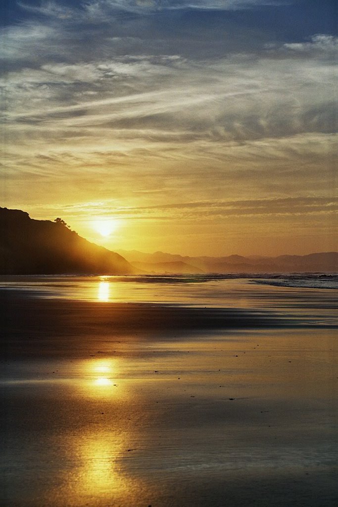 Sundown on Playa Vega by Markus Lippe