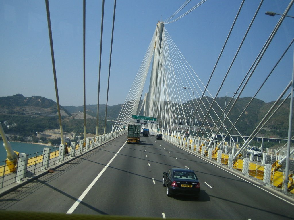 Ting Kau Bridge 汀九橋 by Kamino Kenzie