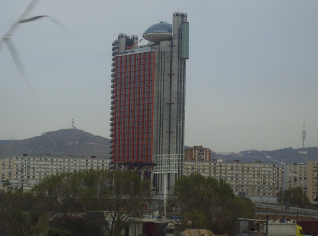 Hesperia Tower from Ronda del Litoral -BS- by Micha74