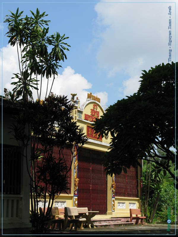 Đền - Nguyễn Tri Phương - Temple by Vietnam - Paracels