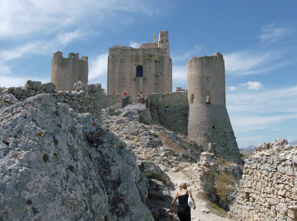 La rocca di Calascio by tapizio