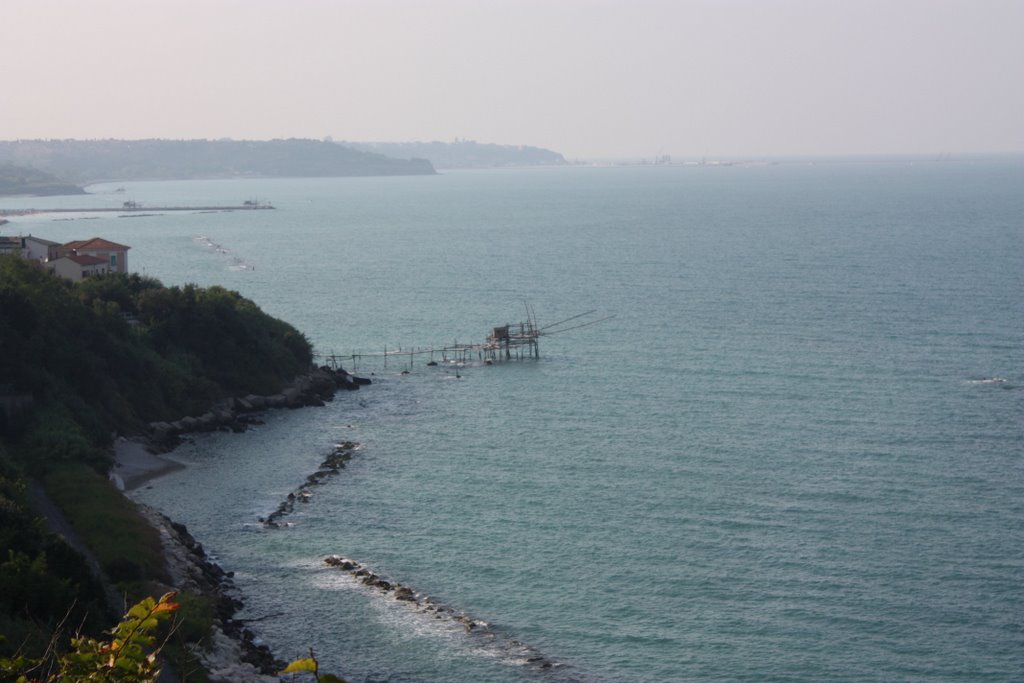 Trabocco visto dall'Eremo Dannunziano di Marina di San Vito (CH) by hunterb