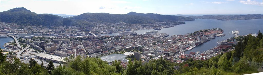 Blick auf Bergen by Jörn und Corinna