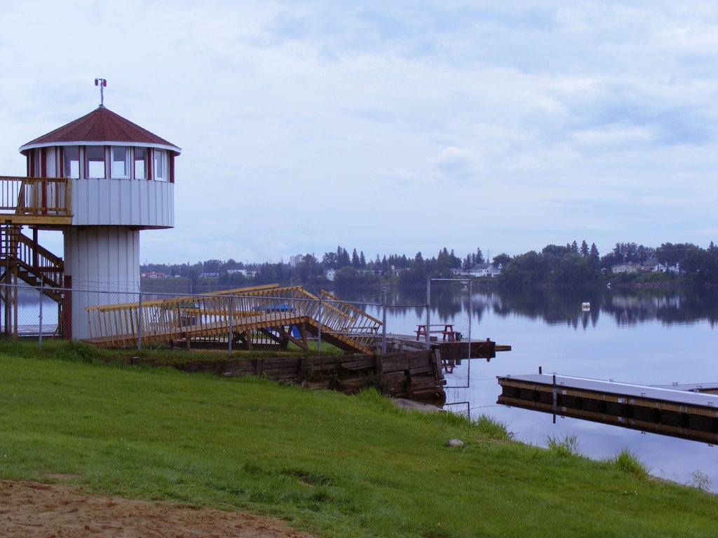 La marina à Saint-Félicien sur la rivière Ashuapmushuan by Luc Charron