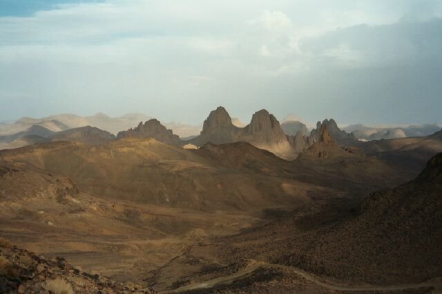 Massif du Hoggar depuis l'Assekrem by voyageurdumonde