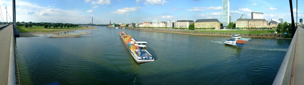 Düsseldorf - view from "Rheinkniebrücke" 20080806 by roadstagent