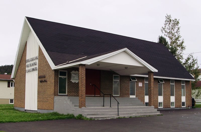 Country Road Gospel Hall - Corner Brook by Noel Loveys