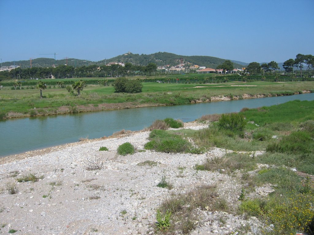 Desembocadura de la riera de Ribes, camp de golf de Terramar by joan miquel