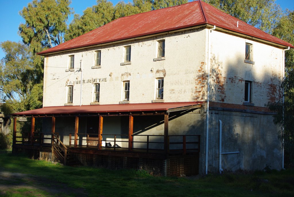 Old Mill House, Gundagai by Joan Kleynhans