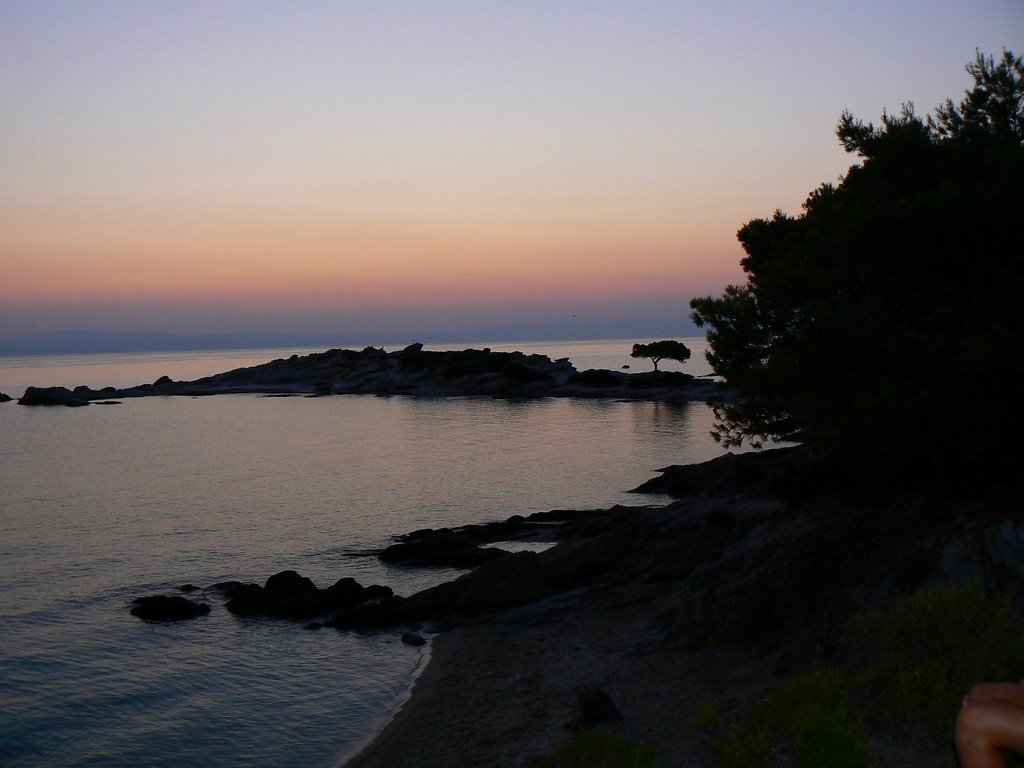 Súmrak na Karydi beach Vourvorou by Paawell