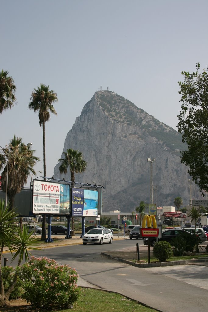 El Peñon desde la linea by josemari76