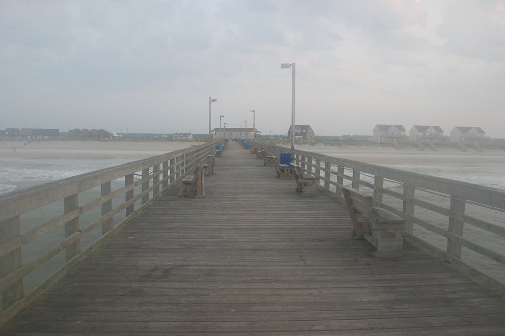 Pier at Topsail Beach in the AM by davefranke