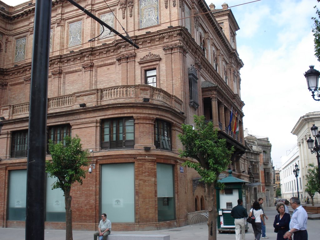 Edificio de Coliseo by La Flauta Magica