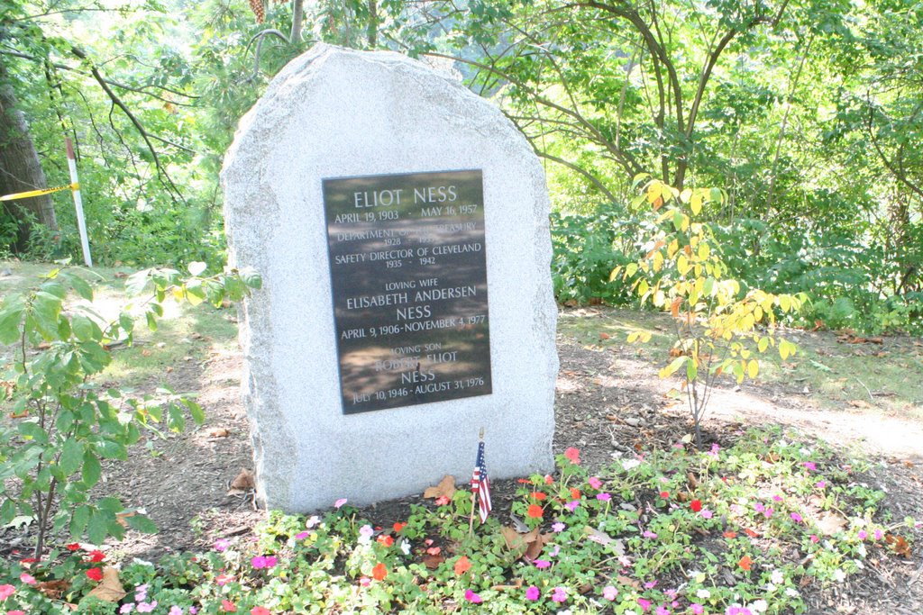 Eliot Ness Memorial by sibylkress