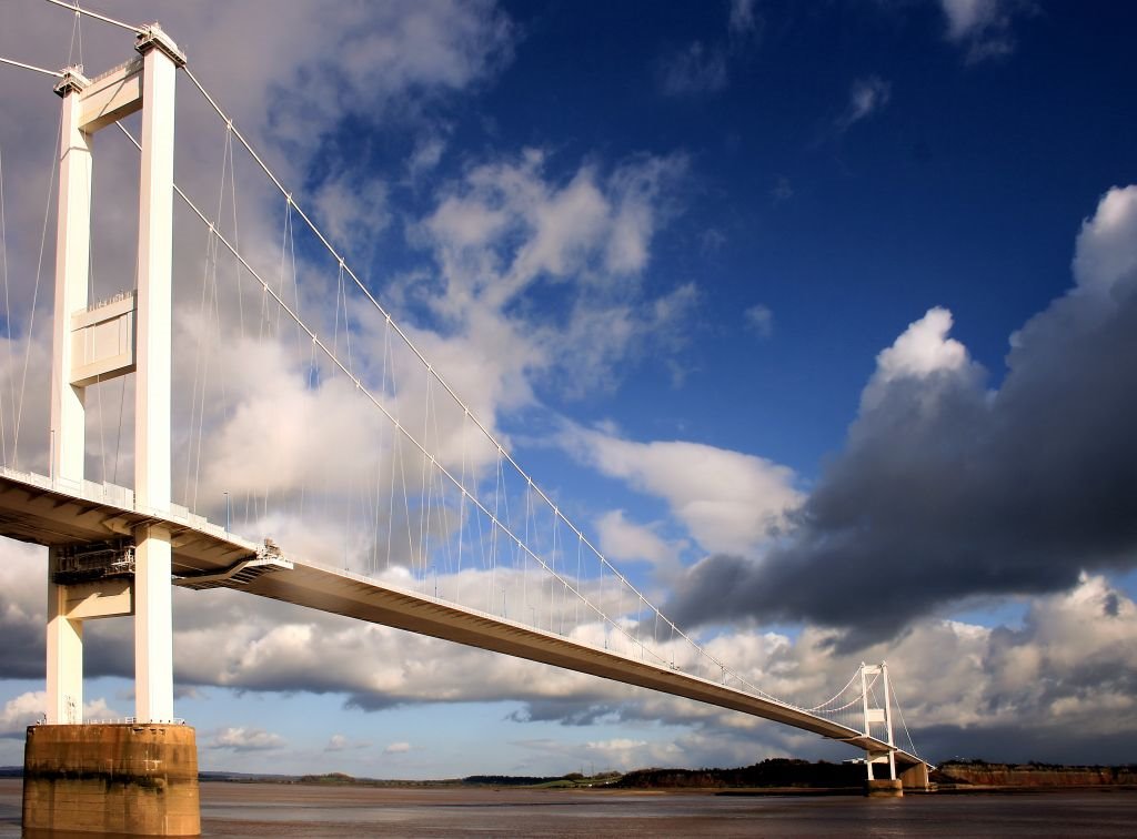 Severn Bridge by llanvairdiscoed