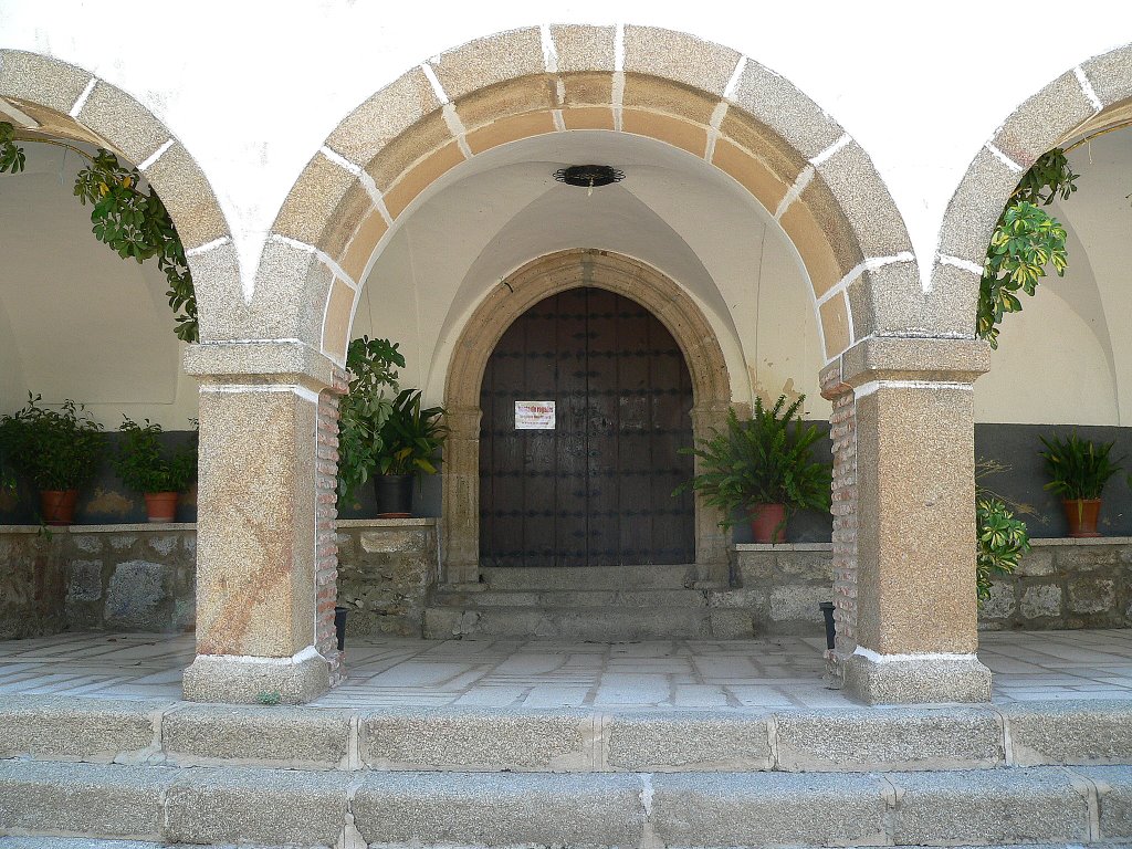 Ermita de Zorita en la Carretera de Trujillo. by Jose Luis hernandez Zurdo