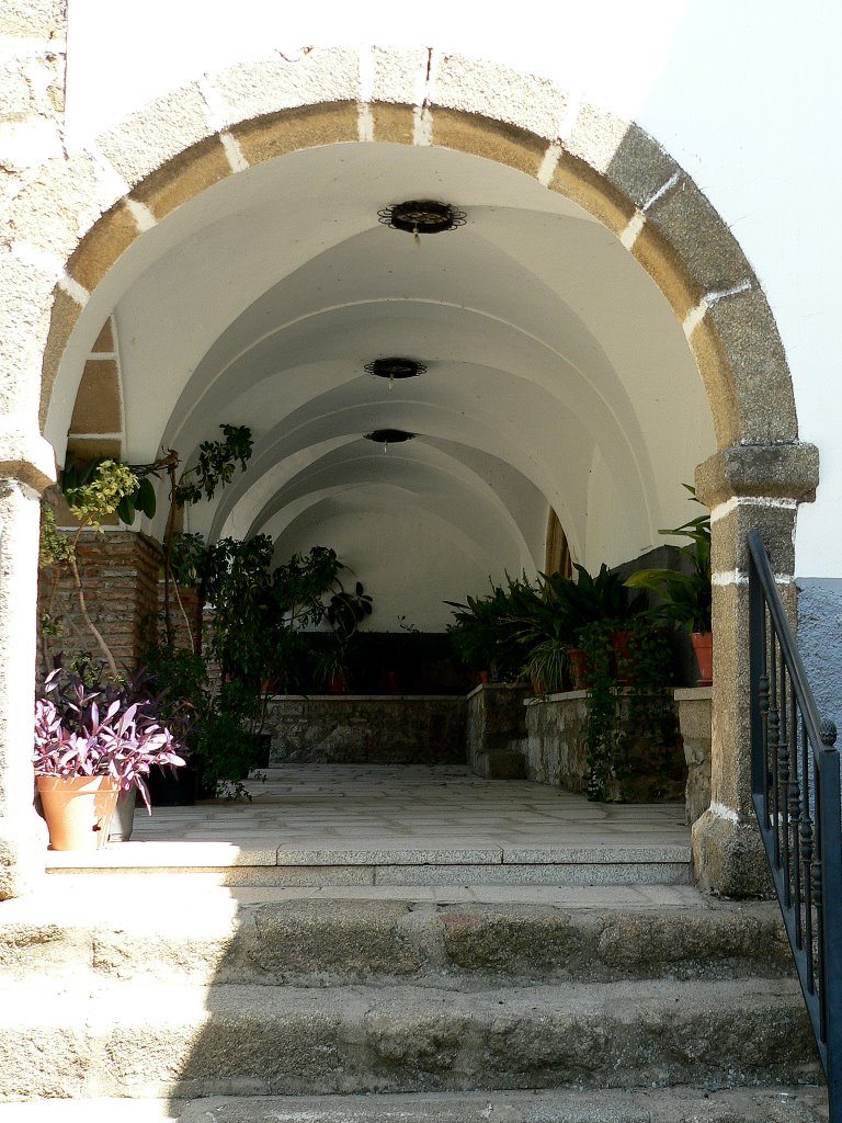 Ermita de Zorita en la Carretera de Trujillo. by Jose Luis hernandez Zurdo