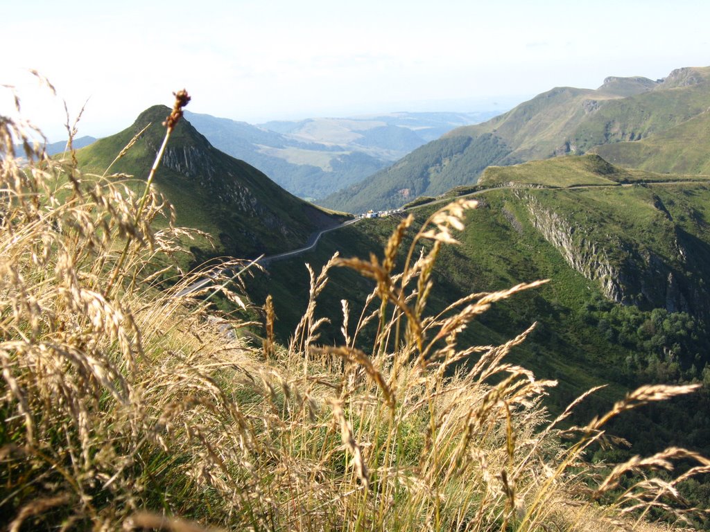 Vue du Puy Mary (Cantal) by laucante@yahoo.fr