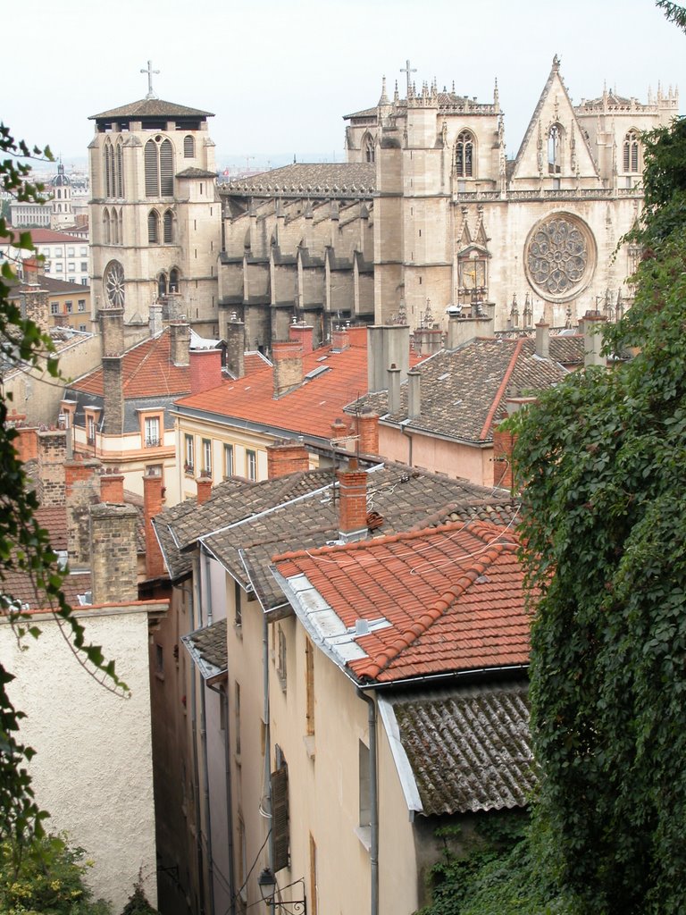 Lyon, Montée des Chazeaux - Cathédrale Saint-Jean by Benoit Brémilts