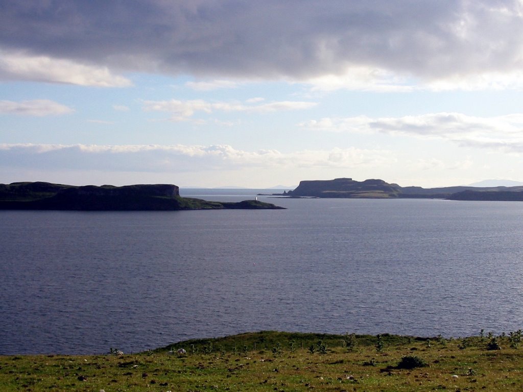 Bracadale: Ardtreck Point and Oronsay by mettekoo