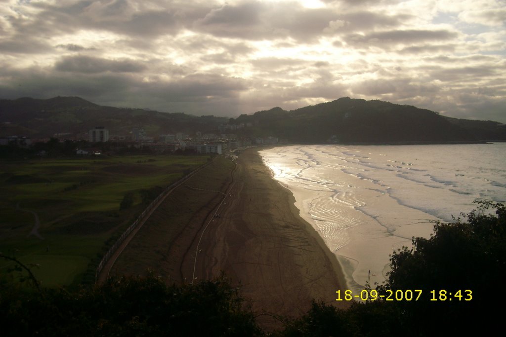 Anochecer playa Zarautz by Sergio Périz