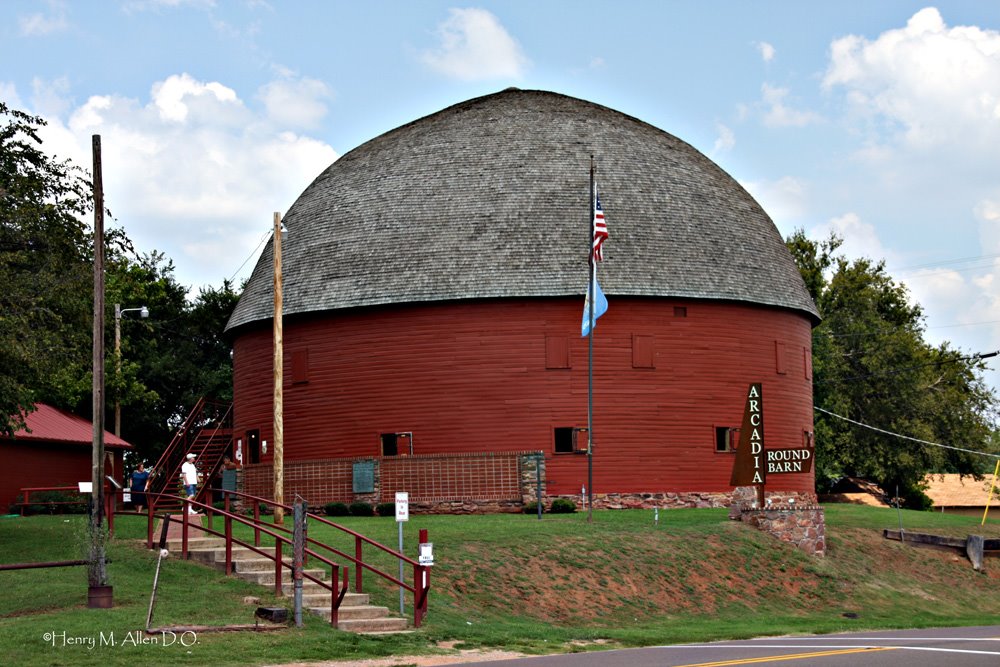 Arcadia Round Barn by drallen@internalmedclinic.com