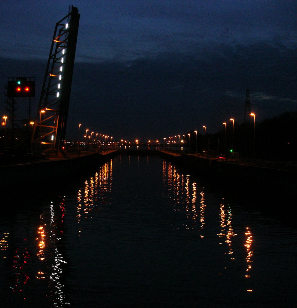 Night wiev of kallo lock by francesco de crescenzo