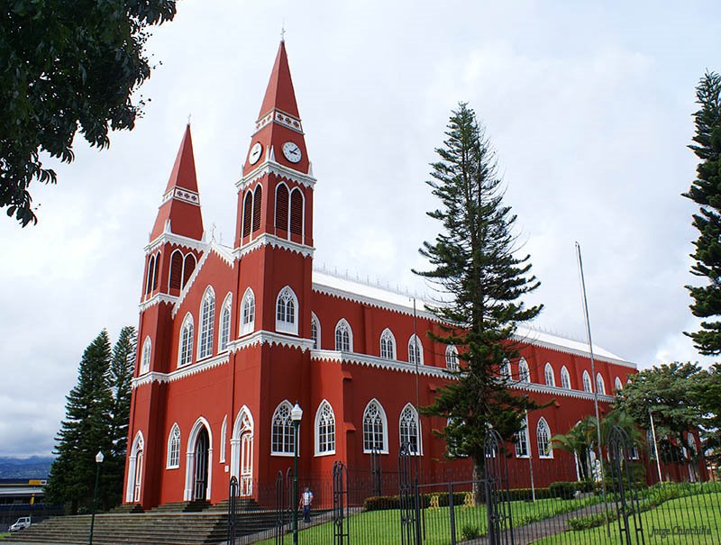 Iglesia Metalica de Grecia by Jorge Chinchilla