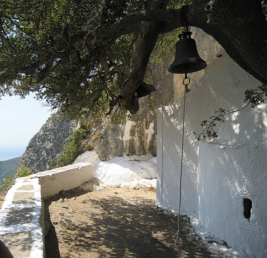 Samos: Sarantaskaliotissa church - Σάμος: Παναγία Σαραντασκαλιότισσα by Phaethon