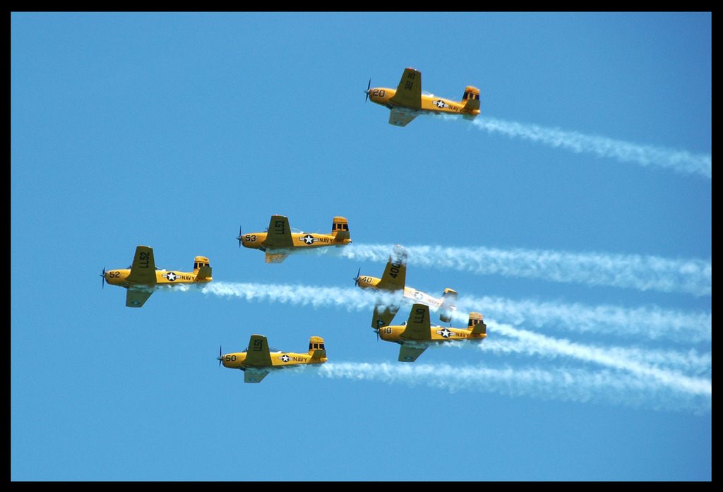 Lima Lima Flight Team, Chicago Air & Water Show by Lui Brandt