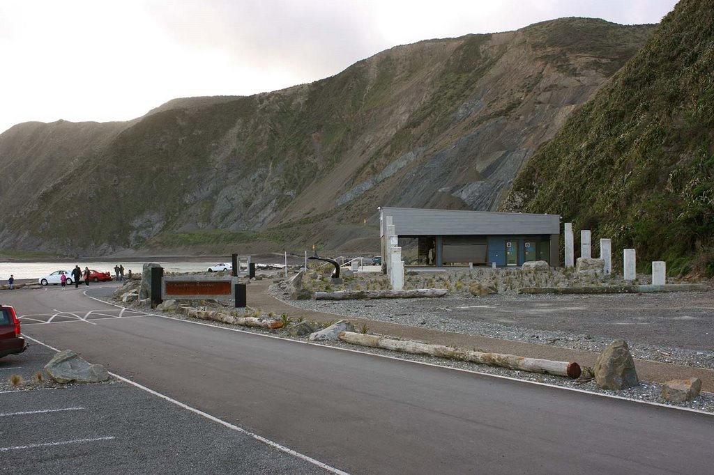 'Te Kopahou Reserve' Visiting Centre by Fritz Schöne