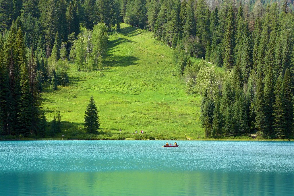 Emerald lake by Jlarregui