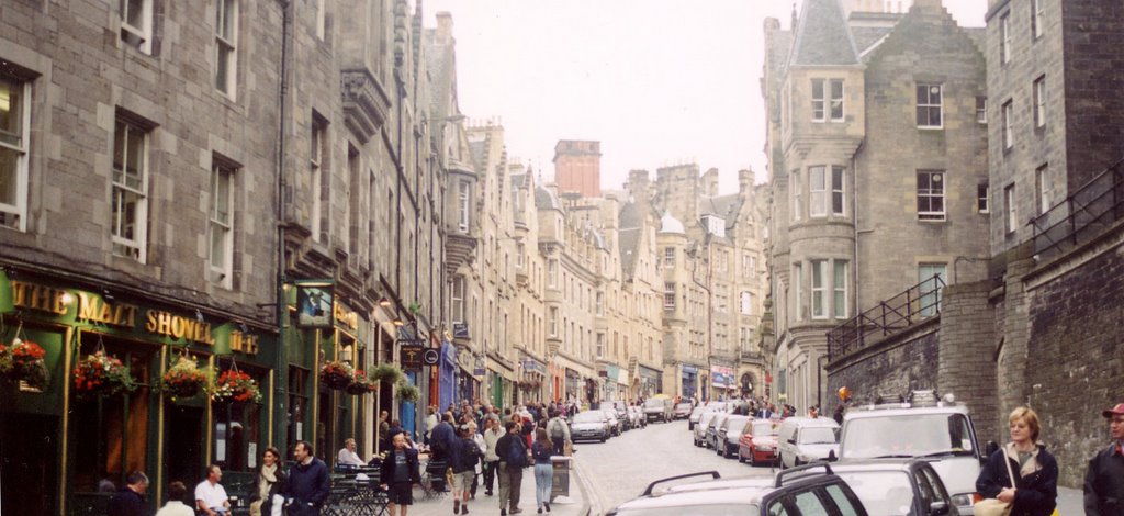 Edinburgh, Cockburn St. by Pat J.