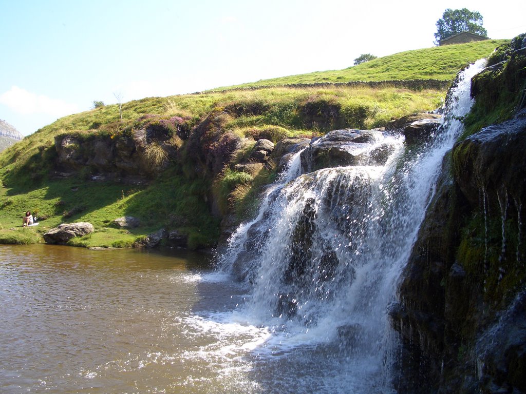 Trueba Cascada by Ejavier