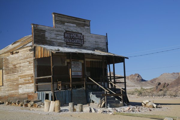 Rhyolite tourist office by Maaike Schotsman