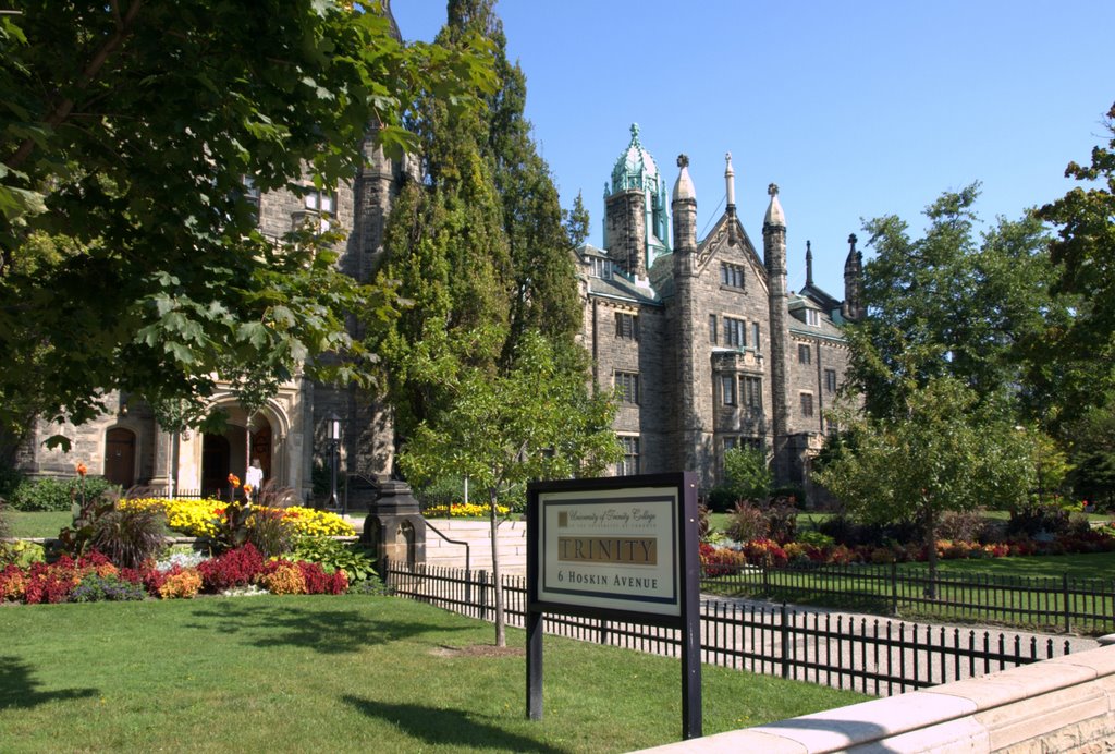 Toronto University,Trinity College by aris patelos