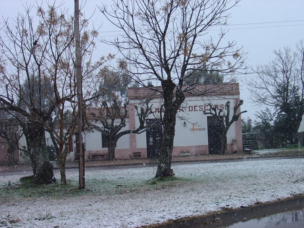 Almacén "El Descanso" by Ricardo y Graciela