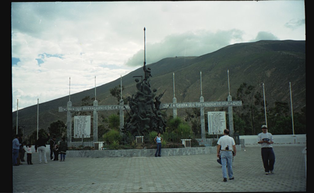 La Mitad del Mundo. Ecuador by Esteban Lette