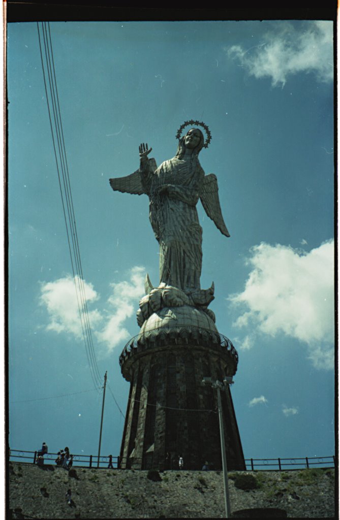 La virgen del Panecillo by Esteban Lette