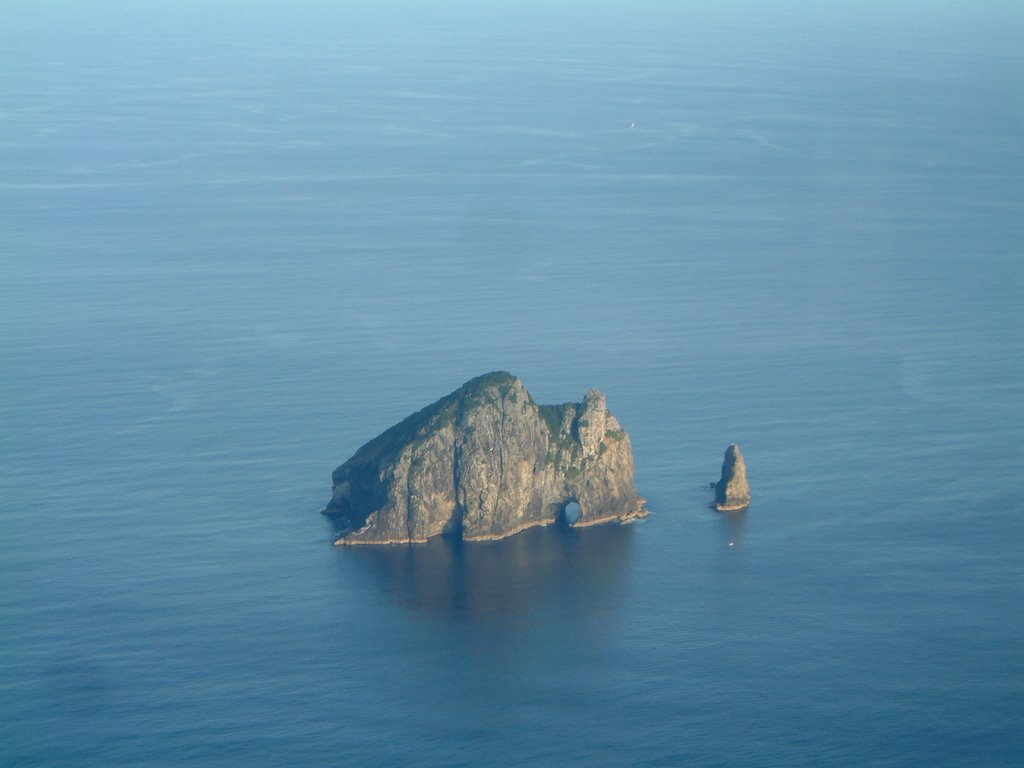 Cape Brett by bobbingham