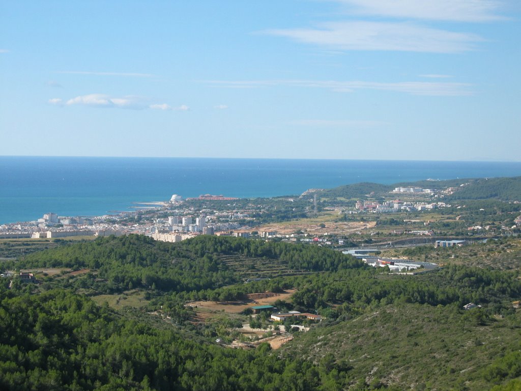 Sitges des de la Creu de sant Isidre, turó de Boronet by joan miquel